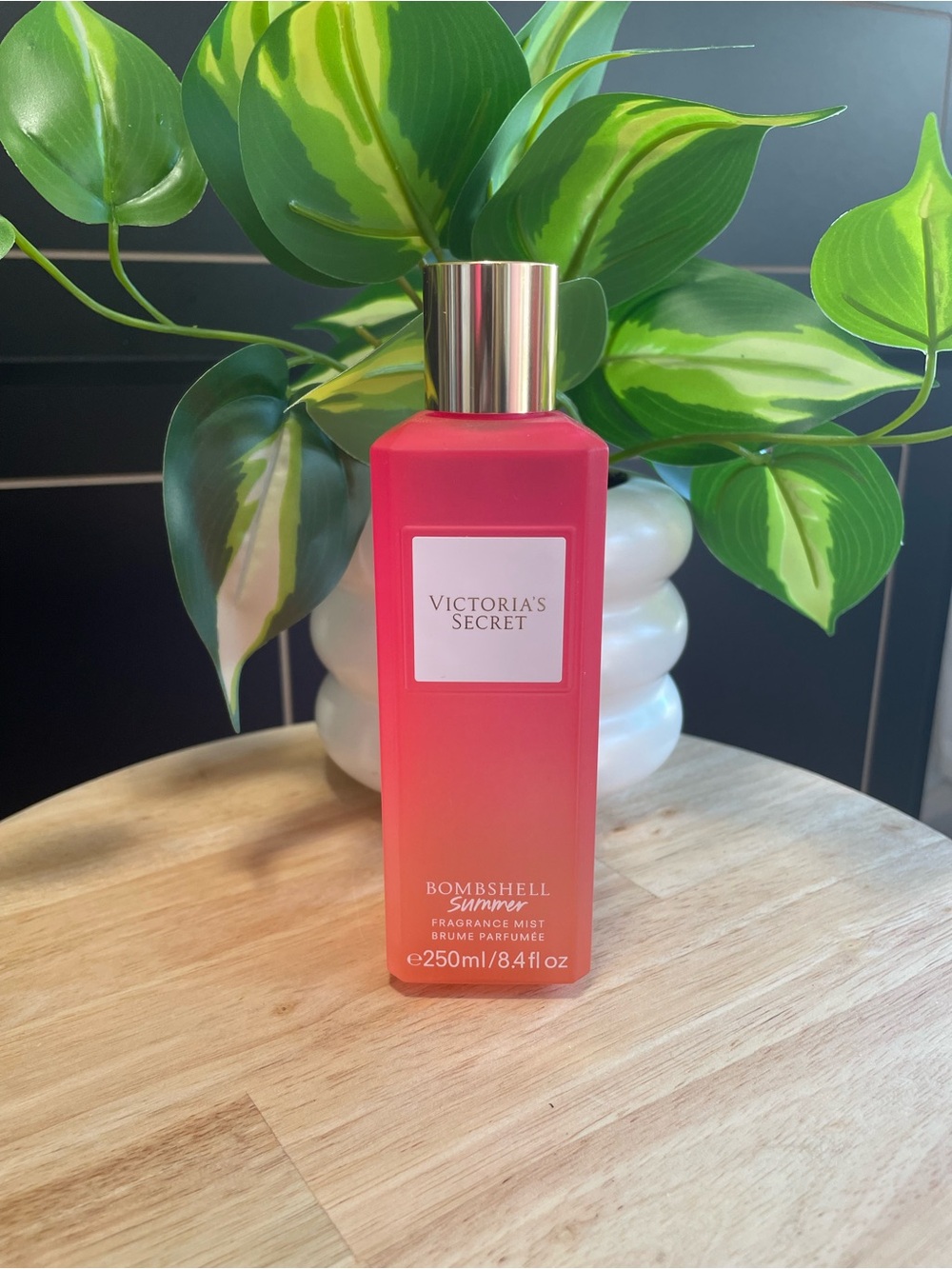 Victoria's Secret Bombshell Summer Mist - Pink to Coral Gradient with Gold Cap